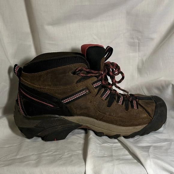 KEEN Targhee III Mid Waterproof Hiking Boots for Ladies size 8 pink & brown - Picture 6 of 7